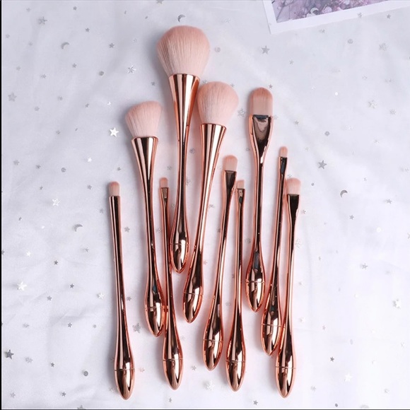 10 Piece Rose Gold Makeup Brush Set - Picture 3 of 8